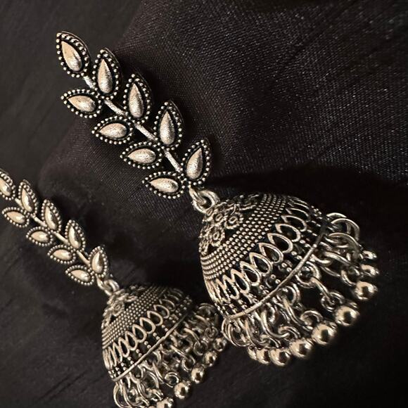 Bollywood Desi Boho Jhumka Silver Tone Oxidized Leaf Pattern Earrings - Picture 1 of 4